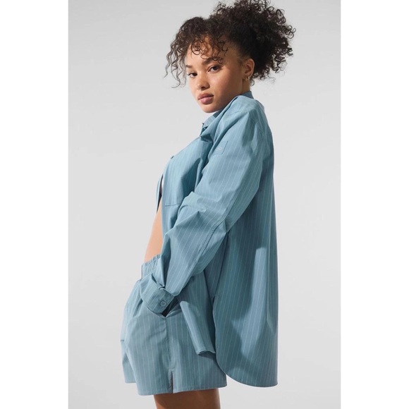 Alo Yoga Pinstripe Daylight Button Down Long Sleeve Dark Celestial Blue/White S - Picture 3 of 7